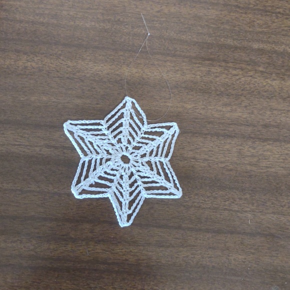 White Hand  Crochet Snowflake Christmas Tree Ornaments - Picture 3 of 7